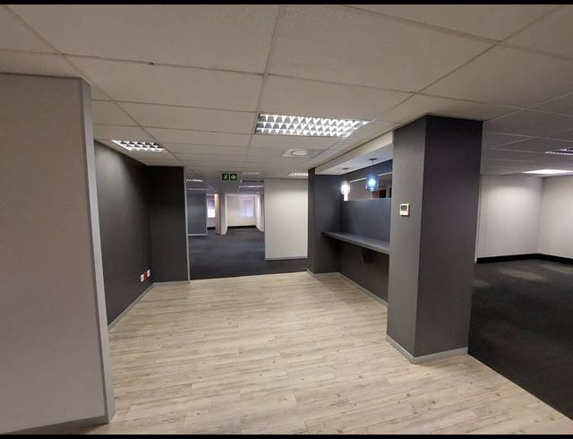 389M² OFFICE TO LET IN GREENSTONE HILL